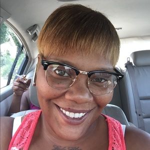 Meet your Posher, Lakelaketta